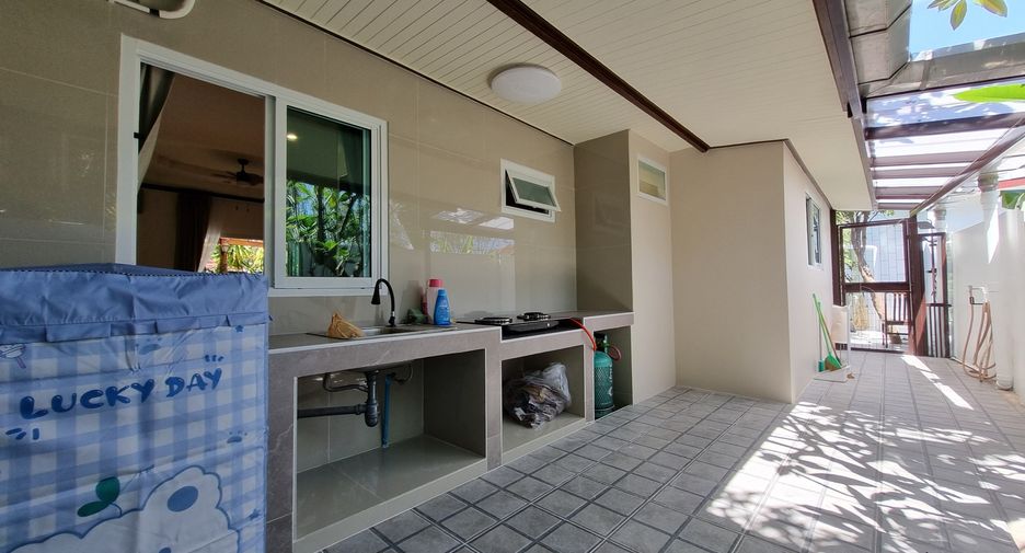 For rent 3 bedrooms villa in Mueang Phuket, Phuket