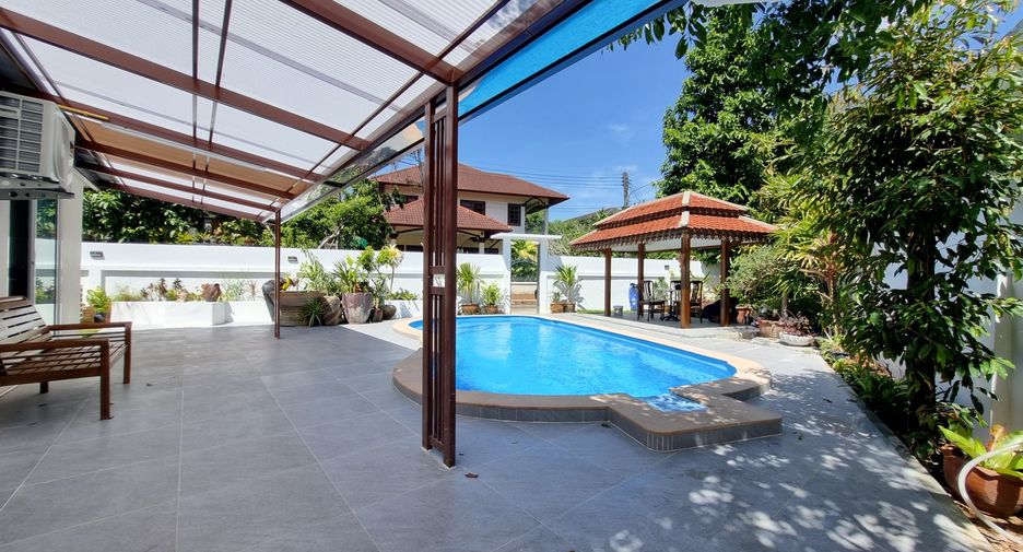 For rent 3 bedrooms villa in Mueang Phuket, Phuket