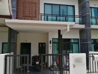 出售 3 卧室 联排别墅 在 塔朗, 普吉