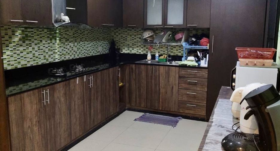For sale 3 bedrooms townhouse in Thalang, Phuket