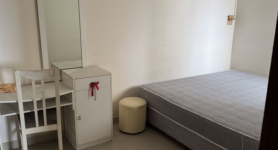 À vendre et à louer 3 chambres appartement à Yan Nawa, Bangkok