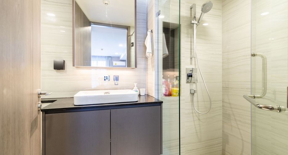 For rent 1 bed condo in Pathum Wan, Bangkok