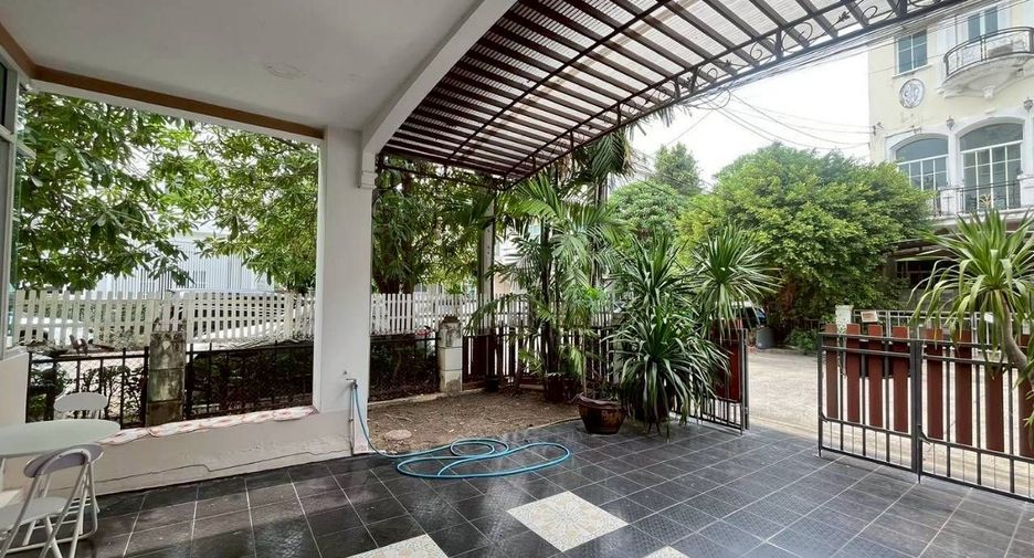 For rent 3 bedrooms house in Prawet, Bangkok
