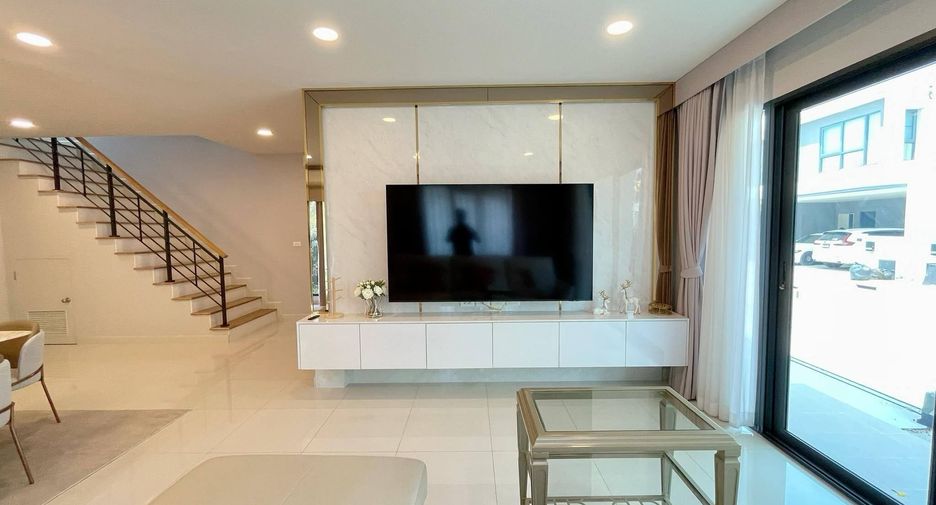 Haus zur Miete mit 4 Zimmer in Bang Phli, Samut Prakan