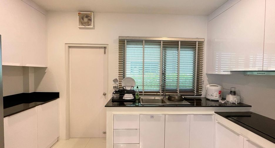 Haus zur Miete mit 4 Zimmer in Bang Phli, Samut Prakan