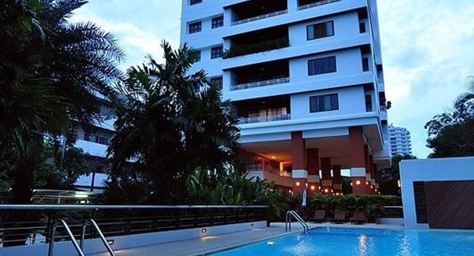 Condo en alquiler de 4 habitaciones en Sathon, Bangkok