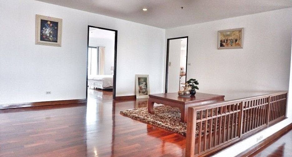 Condo en alquiler de 4 habitaciones en Sathon, Bangkok