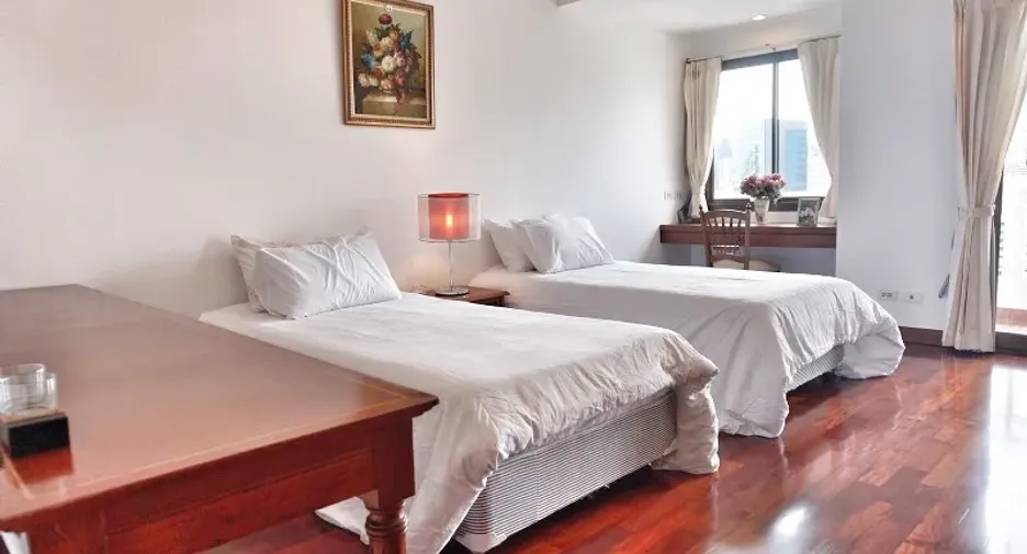 Condo en alquiler de 4 habitaciones en Sathon, Bangkok