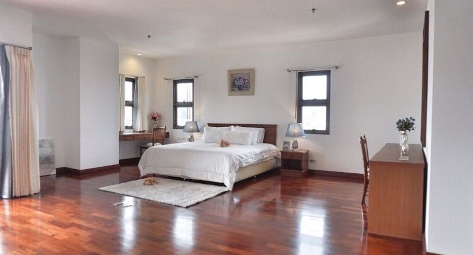 Condo en alquiler de 4 habitaciones en Sathon, Bangkok