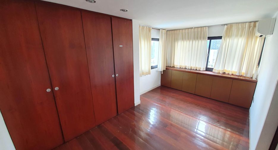 For sale 1 bed condo in Watthana, Bangkok