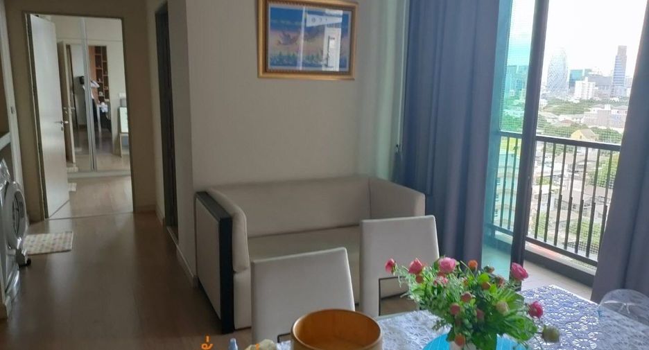 For rent 2 bedrooms condo in Din Daeng, Bangkok