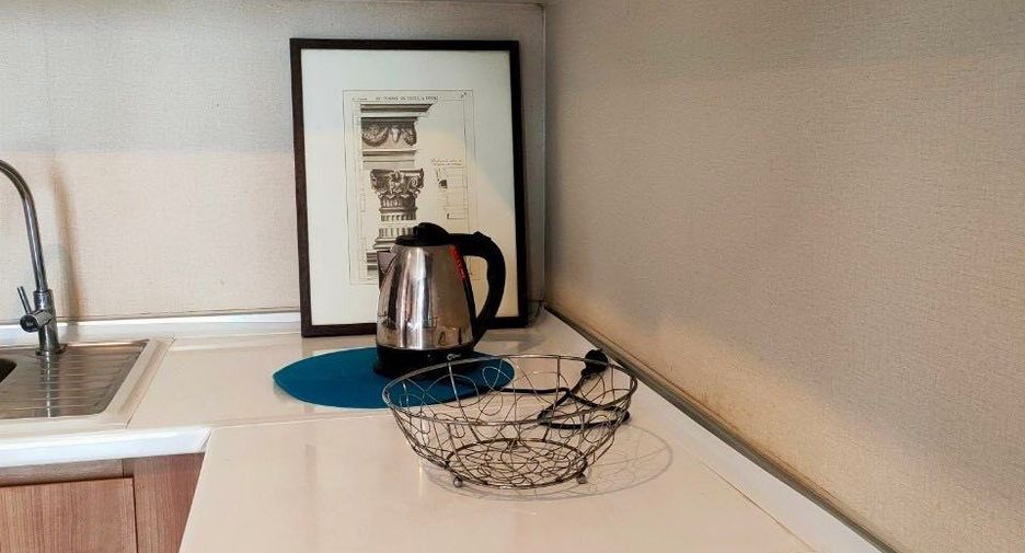 For rent 2 bedrooms condo in Din Daeng, Bangkok