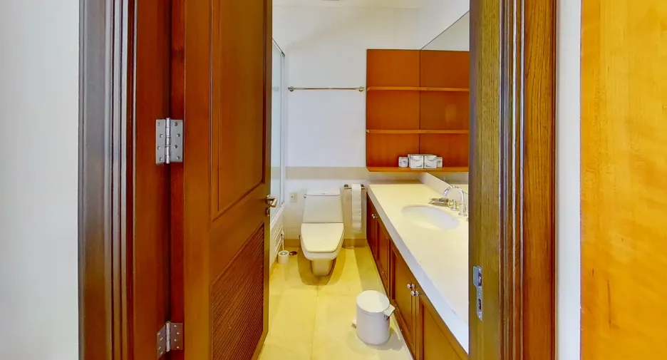 For sale and for rent 4 bedrooms condo in Khlong Toei, Bangkok