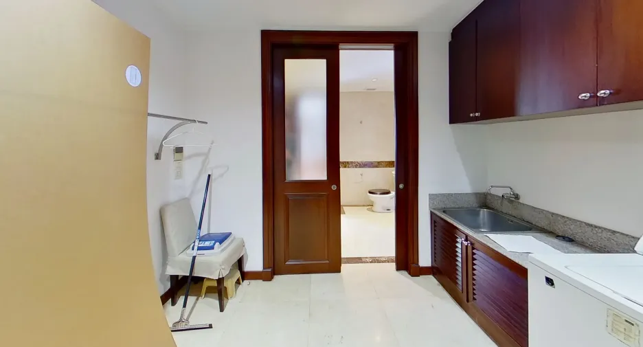 For sale and for rent 4 bedrooms condo in Khlong Toei, Bangkok