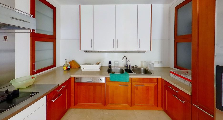For sale and for rent 4 bedrooms condo in Khlong Toei, Bangkok