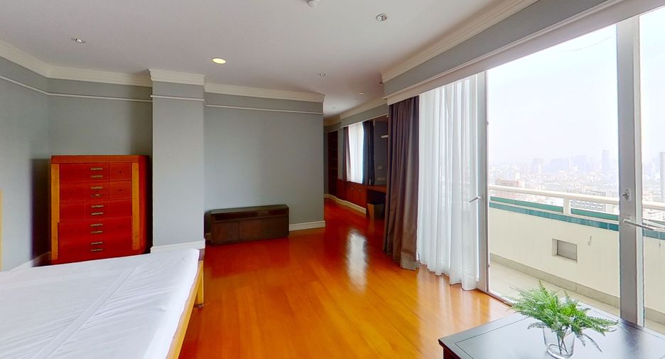For sale and for rent 4 bedrooms condo in Khlong Toei, Bangkok
