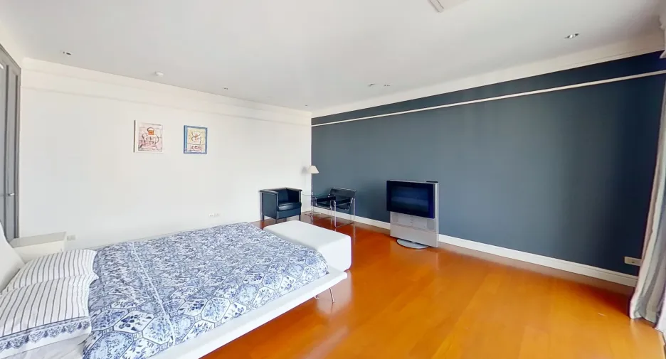 For sale and for rent 4 bedrooms condo in Khlong Toei, Bangkok
