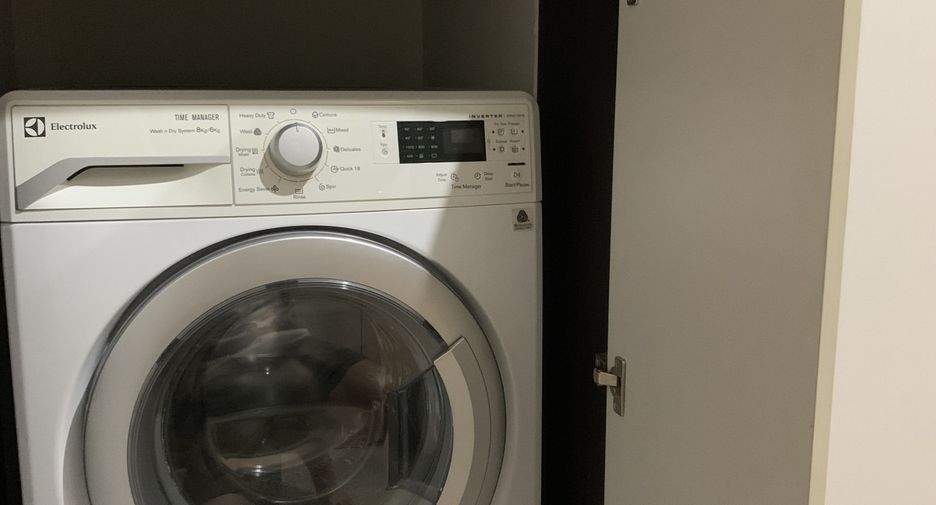 For sale 1 bed condo in Watthana, Bangkok