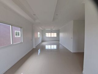 For sale 3 bedrooms townhouse in Bang Kapi, Bangkok