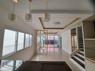 For sale 3 bedrooms townhouse in Bang Kapi, Bangkok