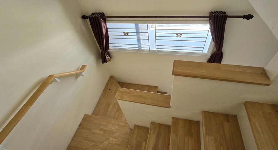 À vendre 3 chambres maison de ville à Bang Sao Thong, Samut Prakan