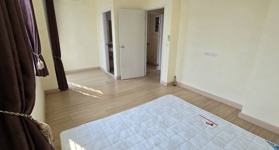À vendre 3 chambres maison de ville à Bang Sao Thong, Samut Prakan