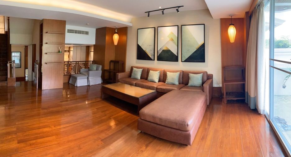 For sale and for rent 3 bedrooms townhouse in Watthana, Bangkok