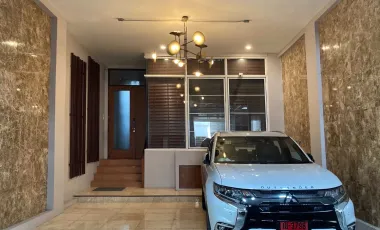 For sale and for rent 3 bedrooms townhouse in Watthana, Bangkok