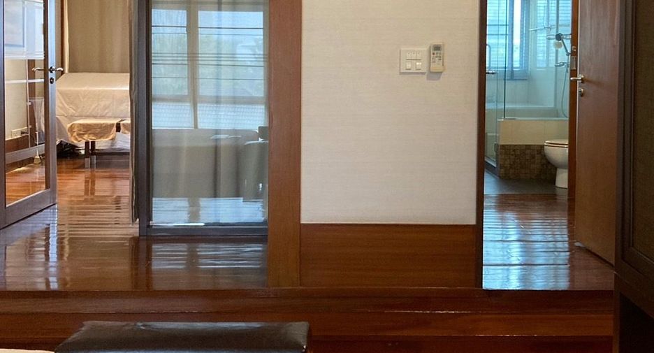 For sale and for rent 3 bedrooms townhouse in Watthana, Bangkok