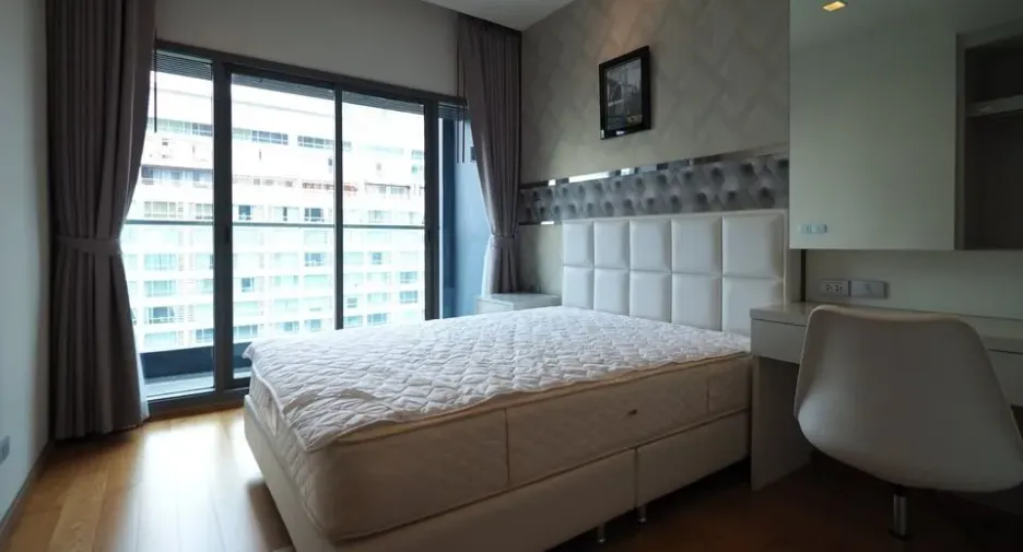 For rent 3 bedrooms condo in Khlong Toei, Bangkok