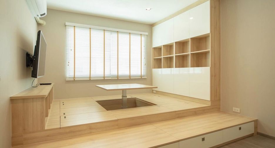 For sale 3 bedrooms townhouse in Lat Phrao, Bangkok