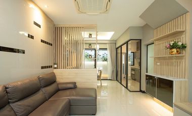 For sale 3 bedrooms townhouse in Lat Phrao, Bangkok