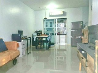Casa adosada en venta de 3 habitaciones en Min Buri, Bangkok