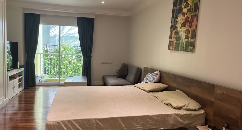 For sale 4 bedrooms condo in Khlong Toei, Bangkok