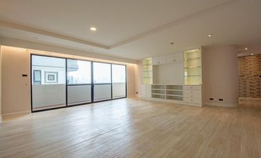 For sale and for rent 3 bedrooms condo in Watthana, Bangkok