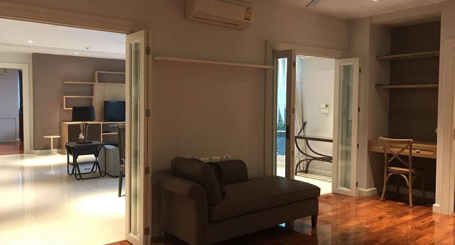 For rent 3 bedrooms apartment in Pathum Wan, Bangkok