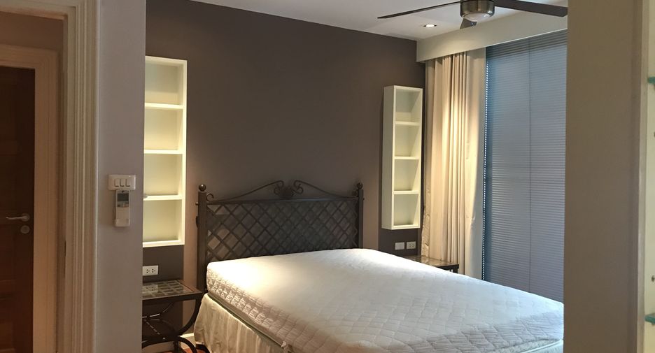 For rent 3 bedrooms apartment in Pathum Wan, Bangkok