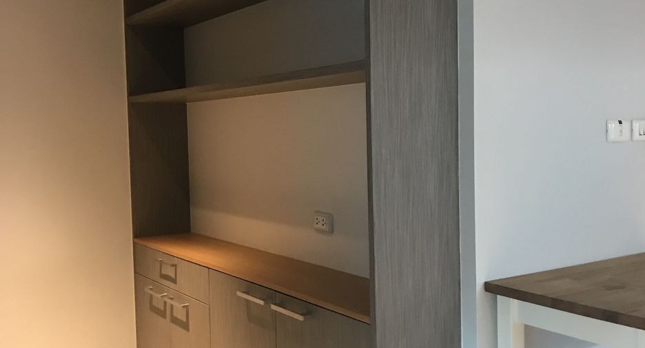 For rent 3 bedrooms apartment in Pathum Wan, Bangkok