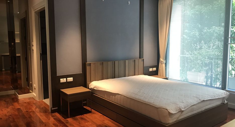 For rent 3 bedrooms apartment in Pathum Wan, Bangkok