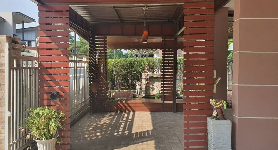 À louer 3 chambres maison à Saphan Sung, Bangkok
