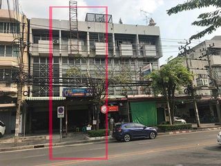 For rent 3 bedrooms retail Space in Suan Luang, Bangkok