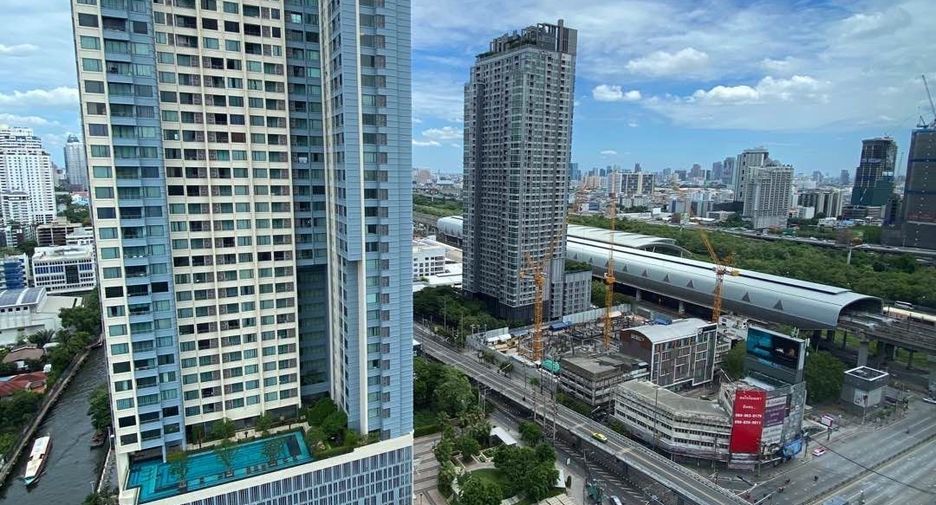 For rent 2 bedrooms condo in Watthana, Bangkok