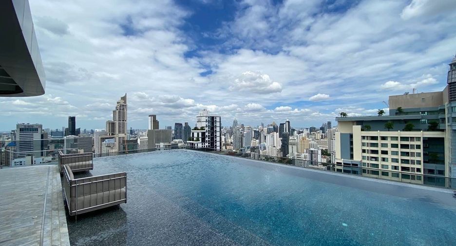For rent 2 bedrooms condo in Watthana, Bangkok