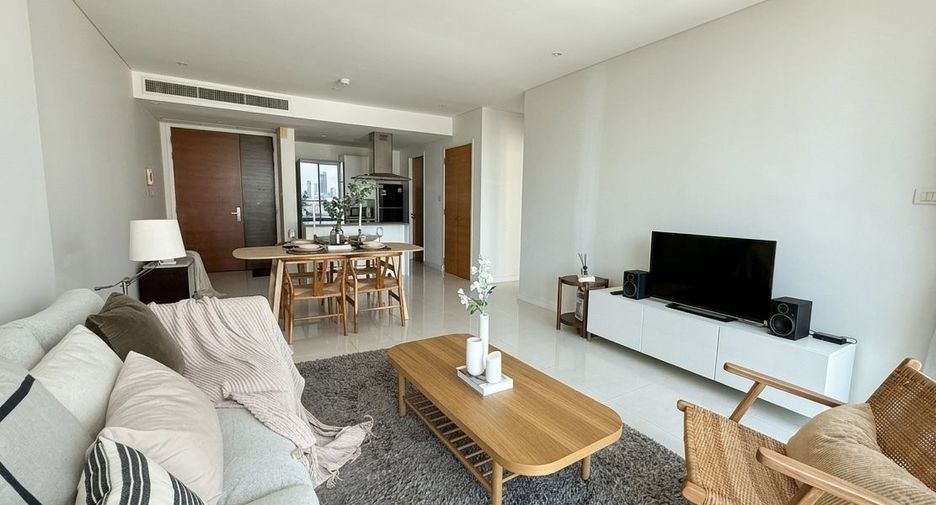 For rent 2 bedrooms condo in Khlong Toei, Bangkok