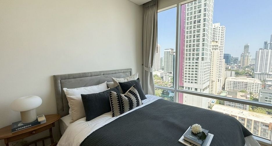 For rent 2 bedrooms condo in Khlong Toei, Bangkok