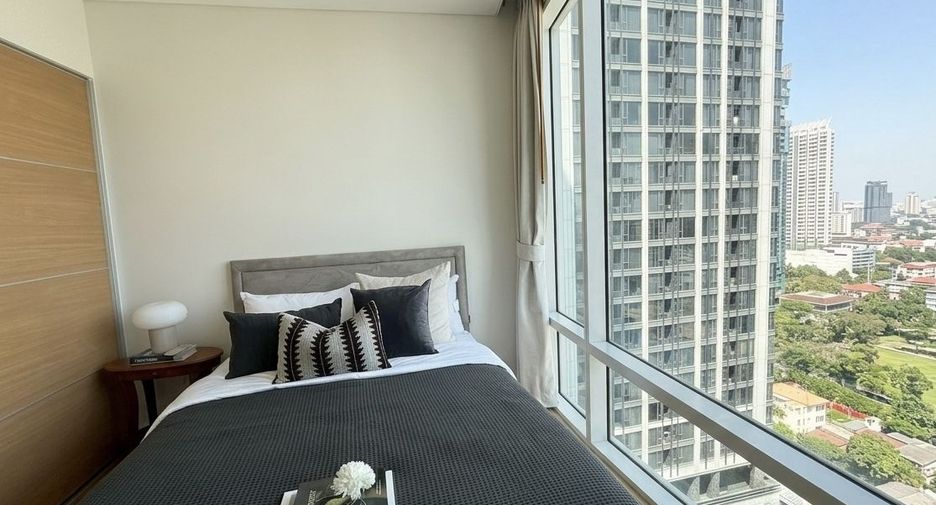 For rent 2 bedrooms condo in Khlong Toei, Bangkok