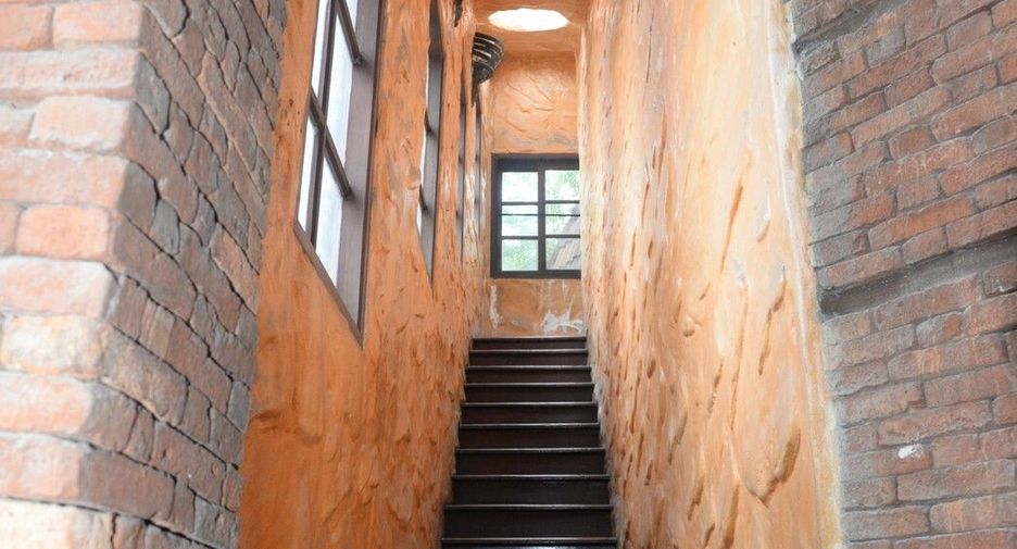 Haus zum Kauf mit 6 Zimmer in Bang Na, Bangkok