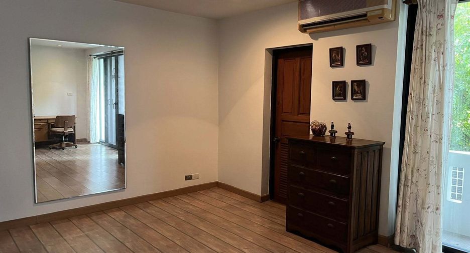 For rent 3 ベッドルーム house in Yan Nawa, Bangkok