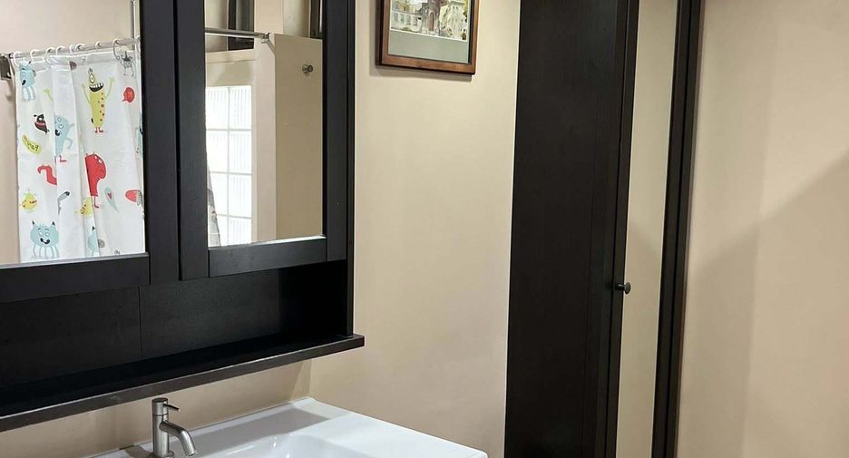 For rent 3 ベッドルーム house in Yan Nawa, Bangkok