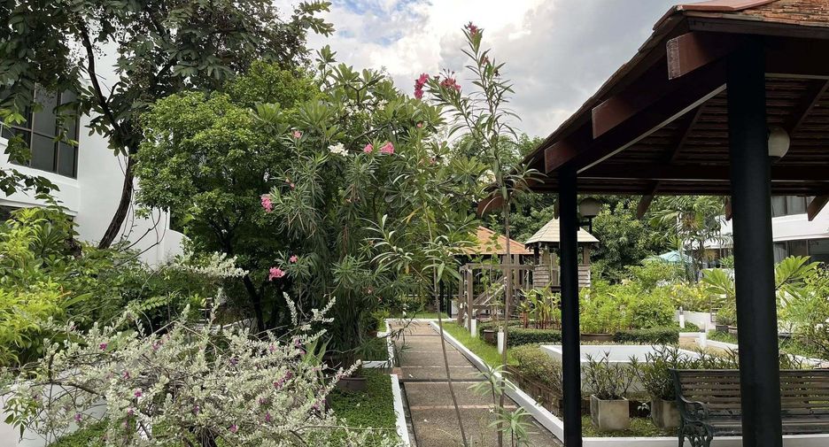 For rent 3 ベッドルーム house in Yan Nawa, Bangkok